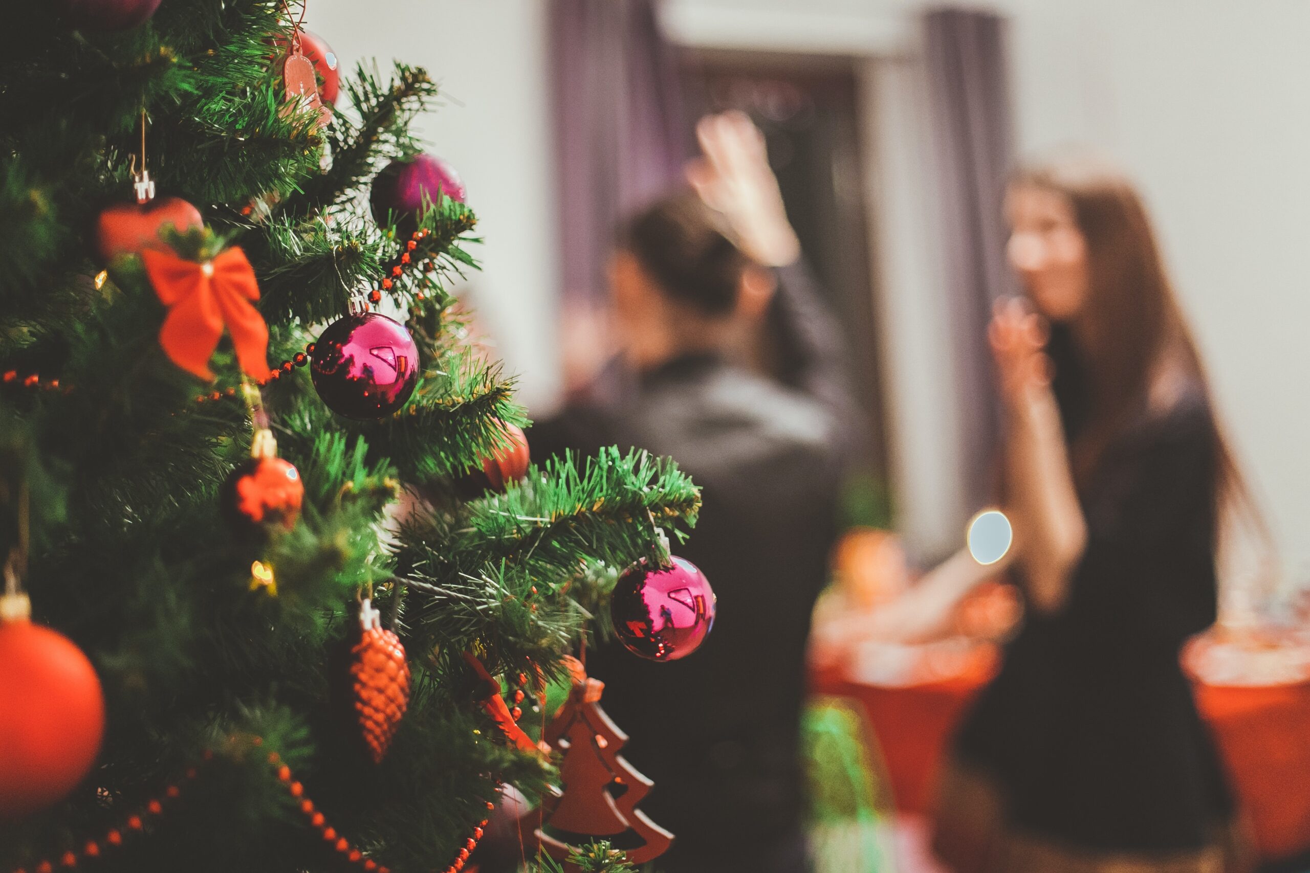 You are currently viewing Four Tips For Hosting a Safe Office Christmas Party
