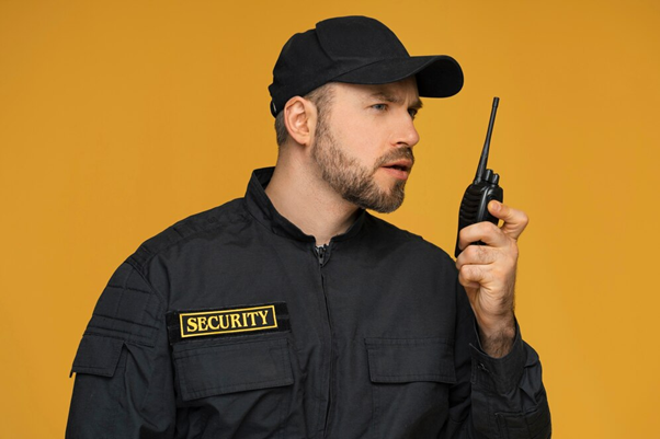 Read more about the article Top Safety Tips for Security Guards During the Holidays